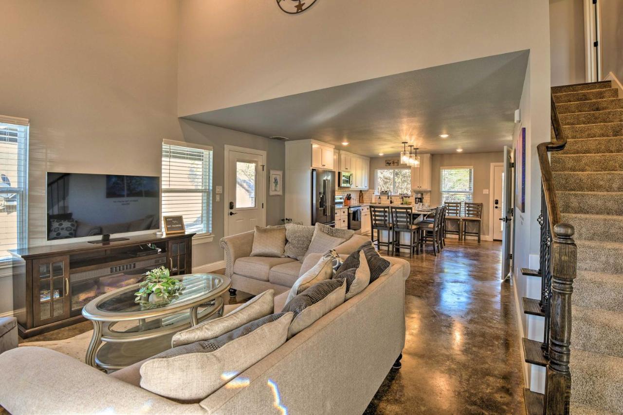 Granbury Home With Hot Tub And Furnished Patio! Экстерьер фото
