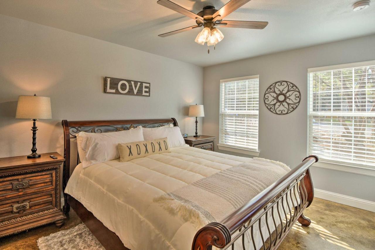 Granbury Home With Hot Tub And Furnished Patio! Экстерьер фото