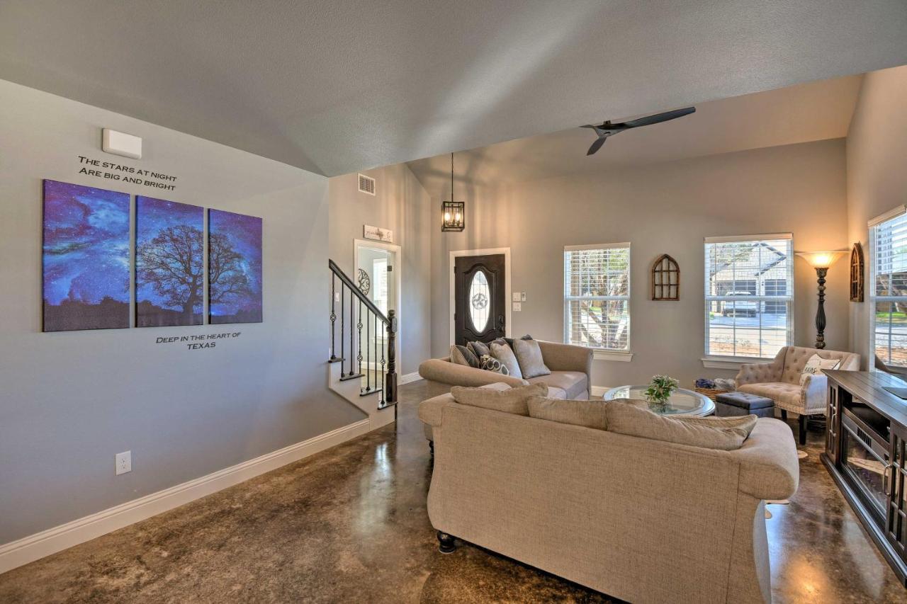 Granbury Home With Hot Tub And Furnished Patio! Экстерьер фото