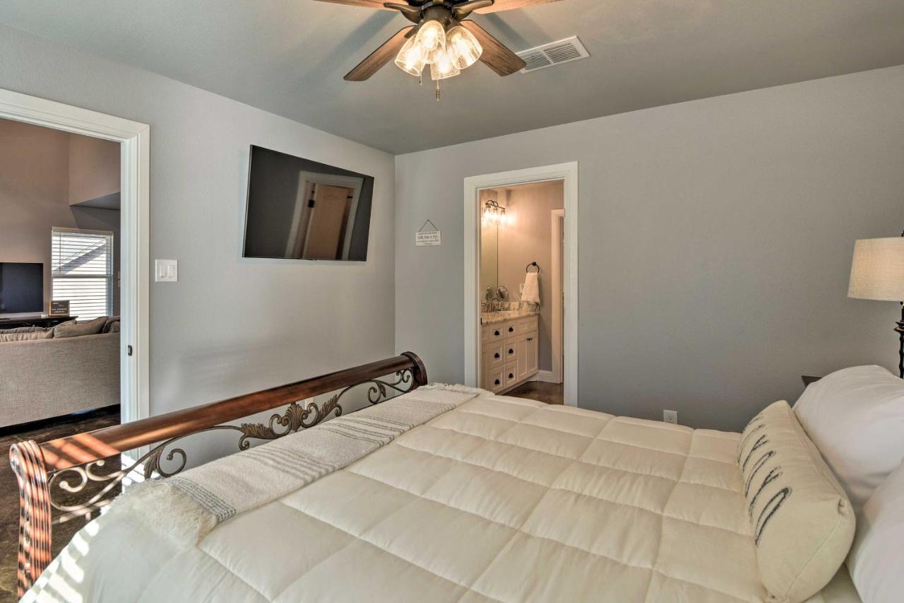Granbury Home With Hot Tub And Furnished Patio! Экстерьер фото