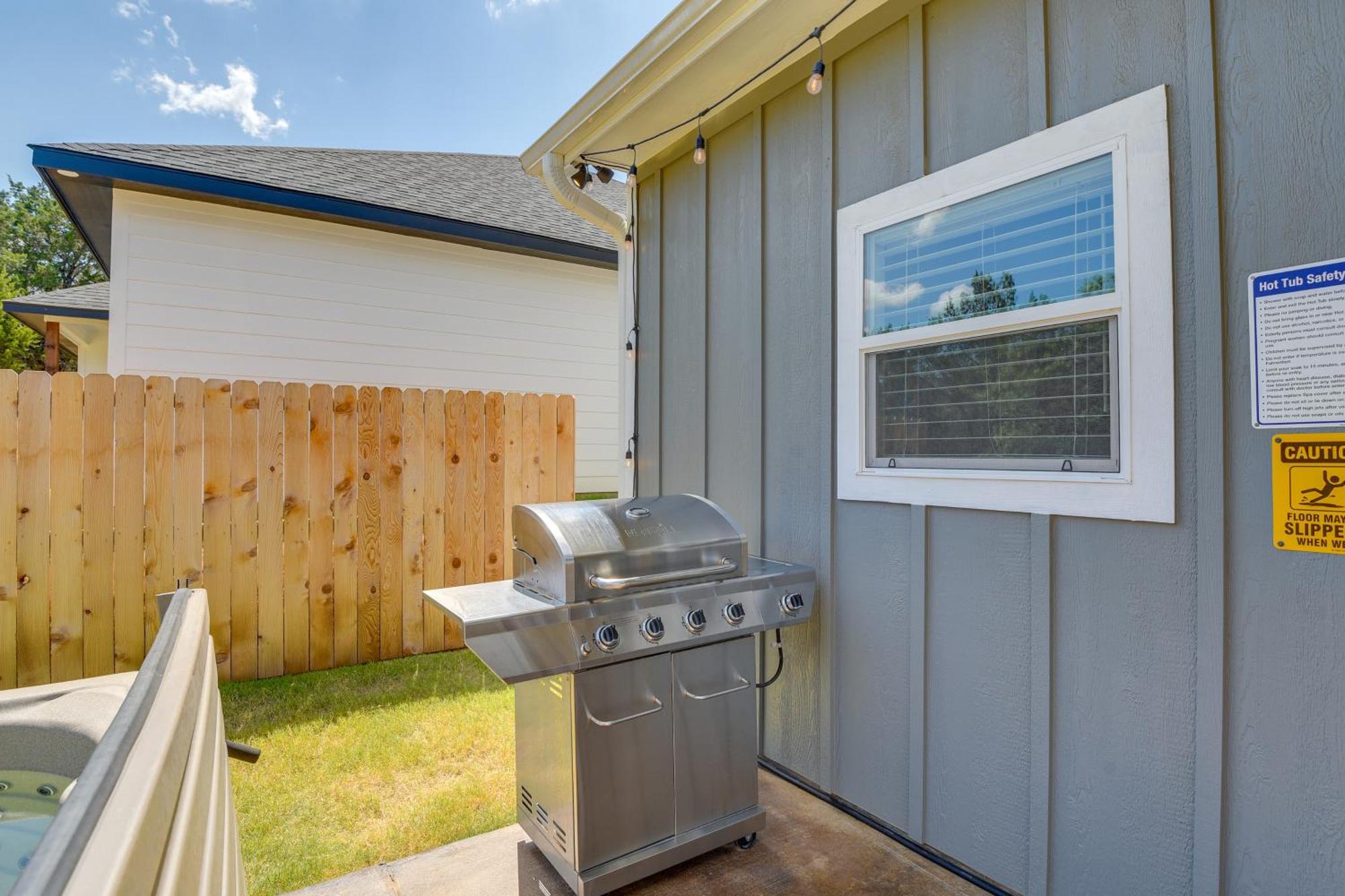 Granbury Home With Hot Tub And Furnished Patio! Экстерьер фото