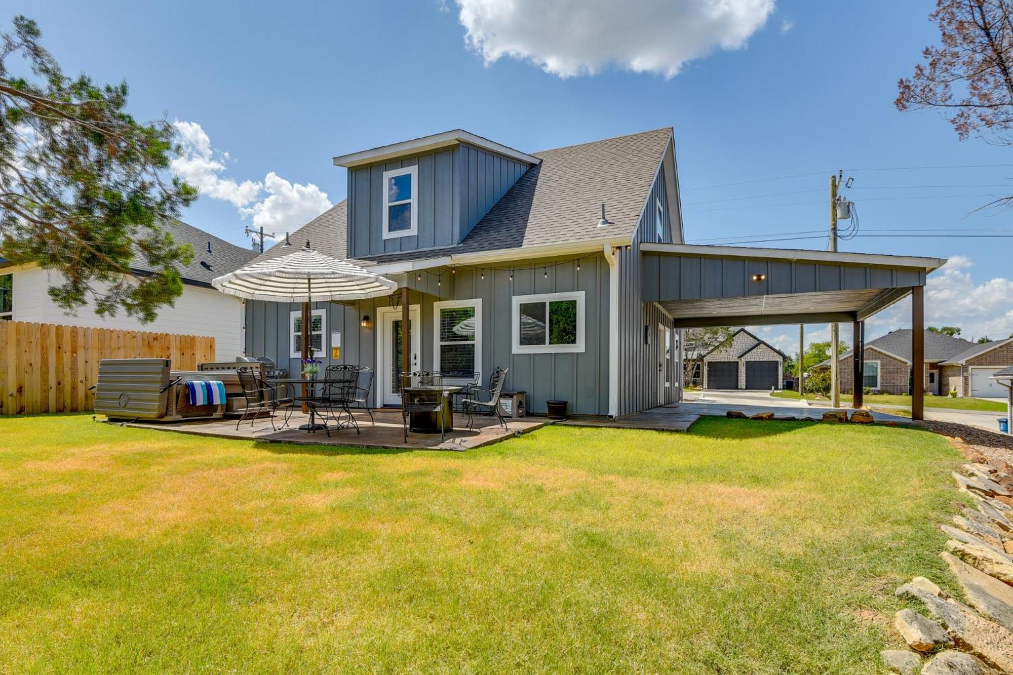 Granbury Home With Hot Tub And Furnished Patio! Экстерьер фото