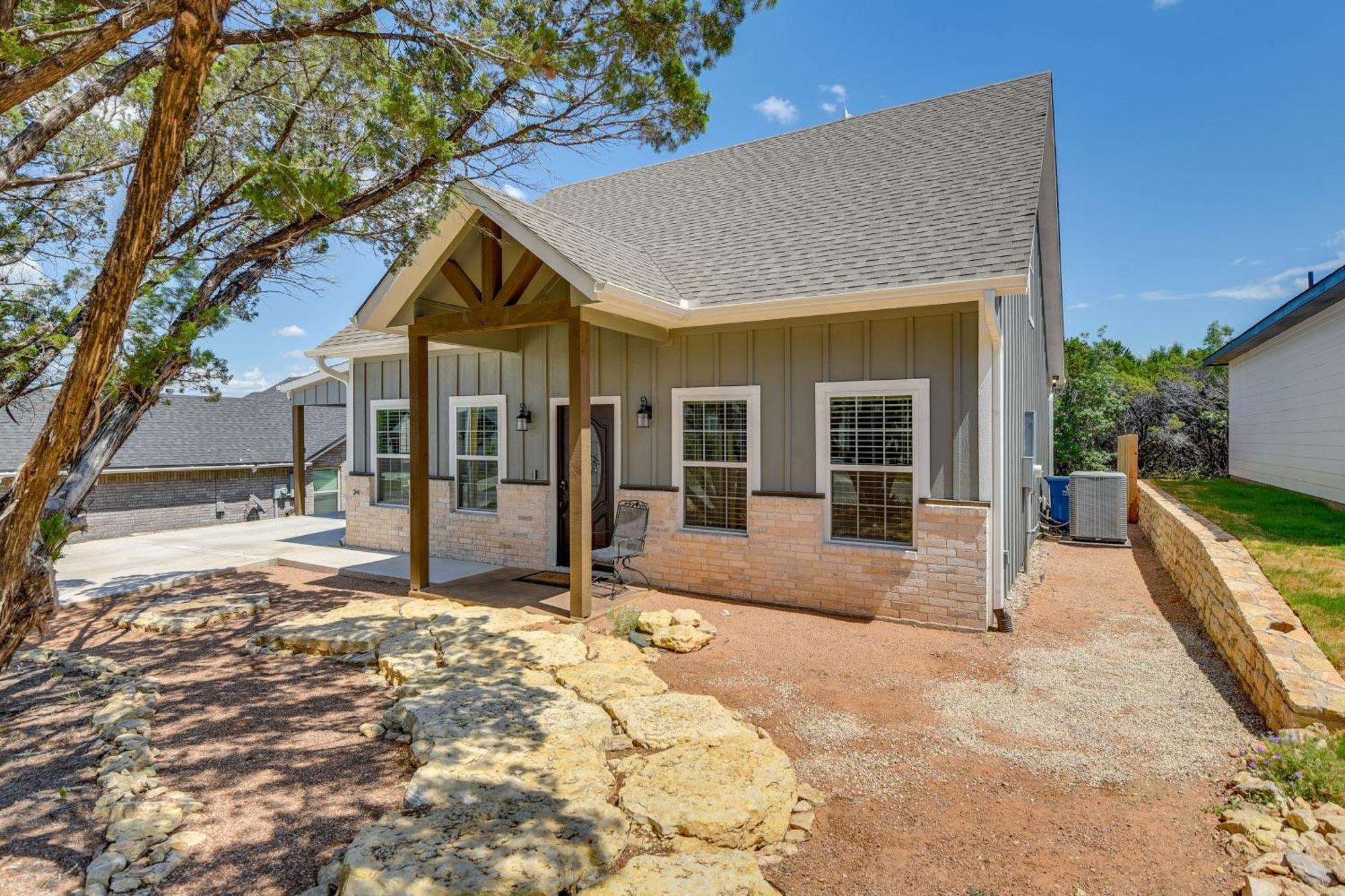Granbury Home With Hot Tub And Furnished Patio! Экстерьер фото